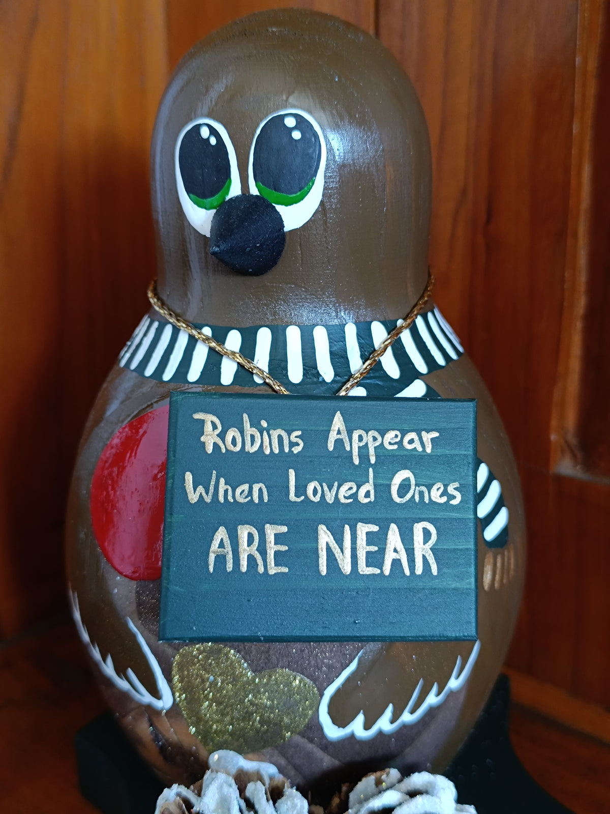 Handcrafted Wooden Robin Figurine with 'Robins Appear When Loved Ones Are Near' Sentiment Sign