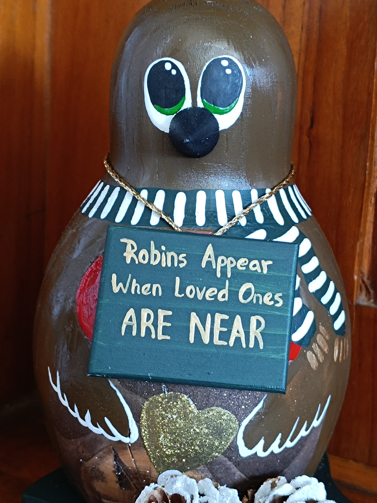Handcrafted Wooden Robin Figurine with 'Robins Appear When Loved Ones Are Near' Sentiment Sign